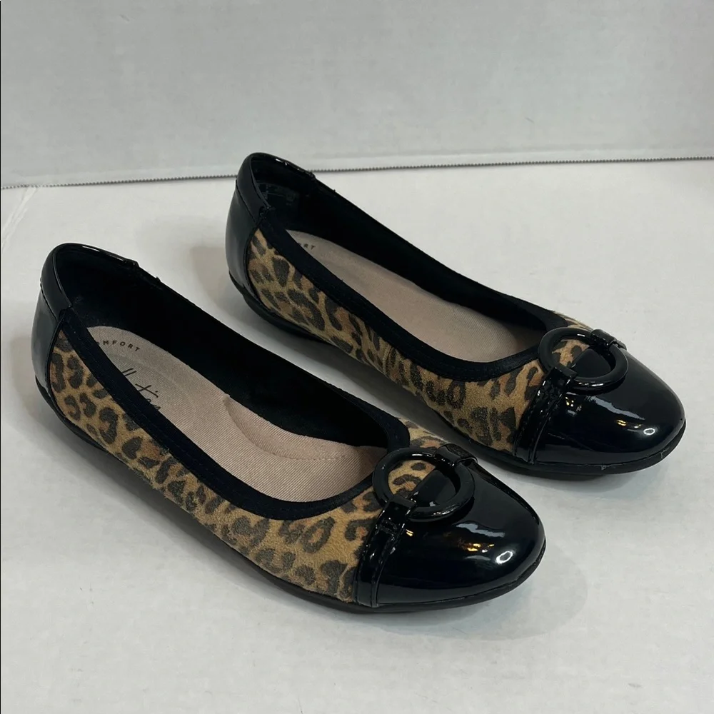 Leopard Print Women's Flats with Black Accents
